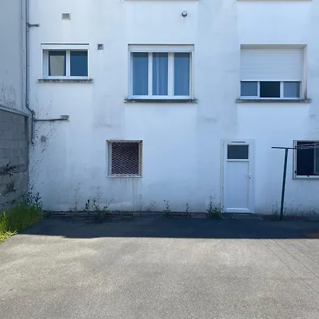 Apartment T2 Renove A Royan, Proche Plage, Parking Prive, Equipements Neufs Et Jardinet. - Fr-1-539-49 *