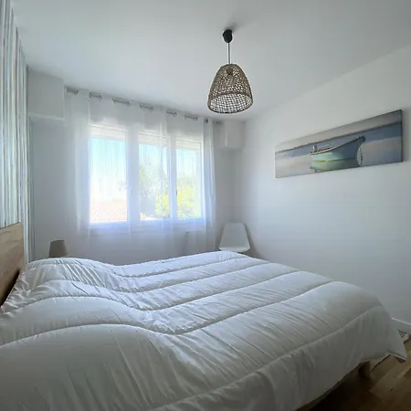 T2 Renove A Royan, Proche Plage, Parking Prive, Equipements Neufs Et Jardinet. - Fr-1-539-49 Apartment Royan