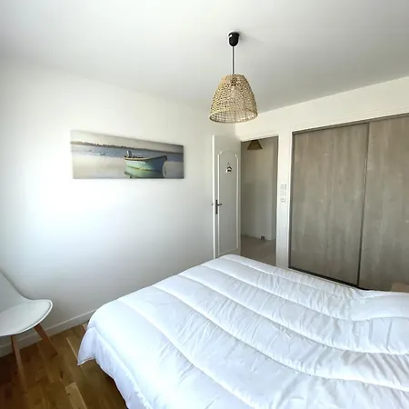 T2 Renove A Royan, Proche Plage, Parking Prive, Equipements Neufs Et Jardinet. - Fr-1-539-49 Apartment