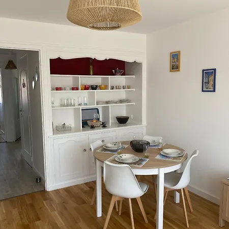T2 Renove A Royan, Proche Plage, Parking Prive, Equipements Neufs Et Jardinet. - Fr-1-539-49 Apartment Royan